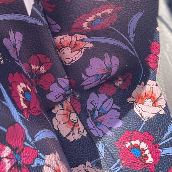 Steve Madden Leather Tote Handbag - Picture 4 of 9